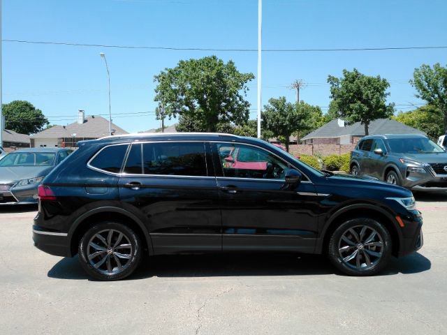 Used 2023 Volkswagen Tiguan SE w/ Panoramic Sunroof Package AWD/4WD image 5