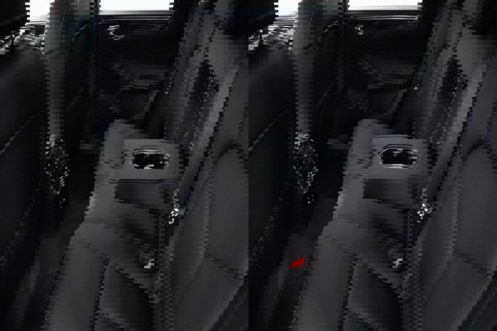 Certified 2025 Porsche Macan image 27