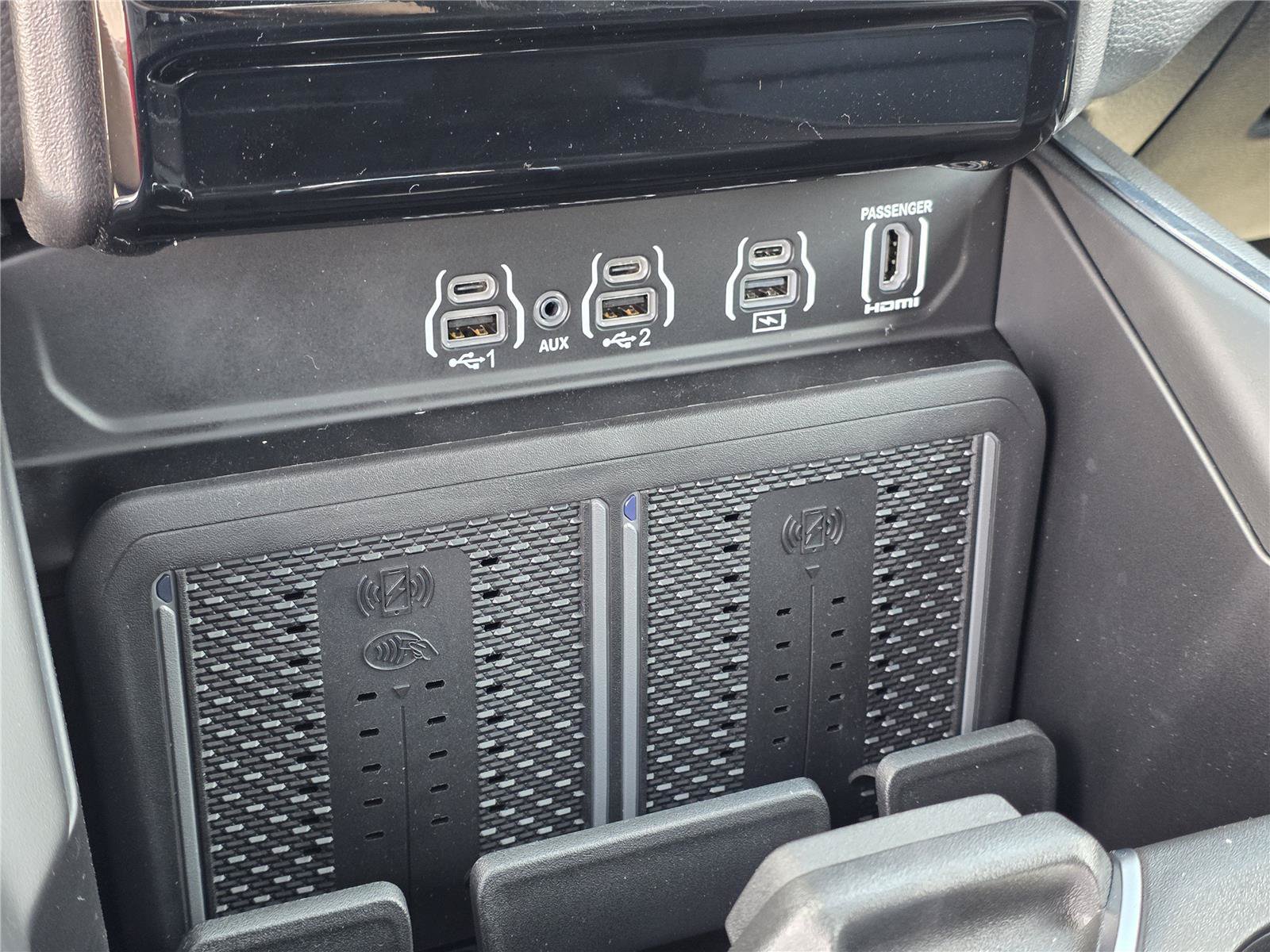 New 2026 RAM 1500 Laramie w/ Night Edition AWD/4WD image 17