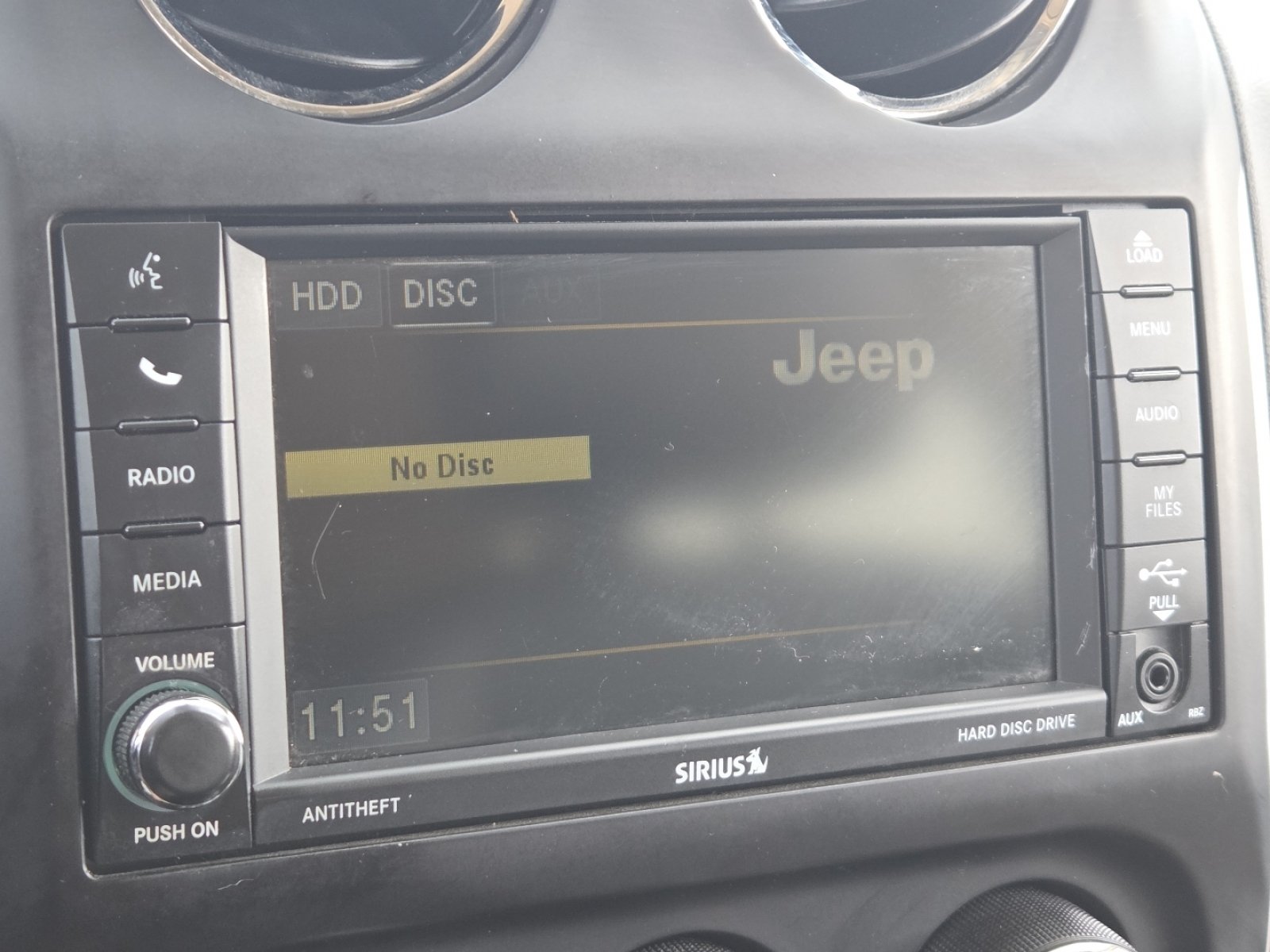 Used 2015 Jeep Compass Latitude FWD image 26