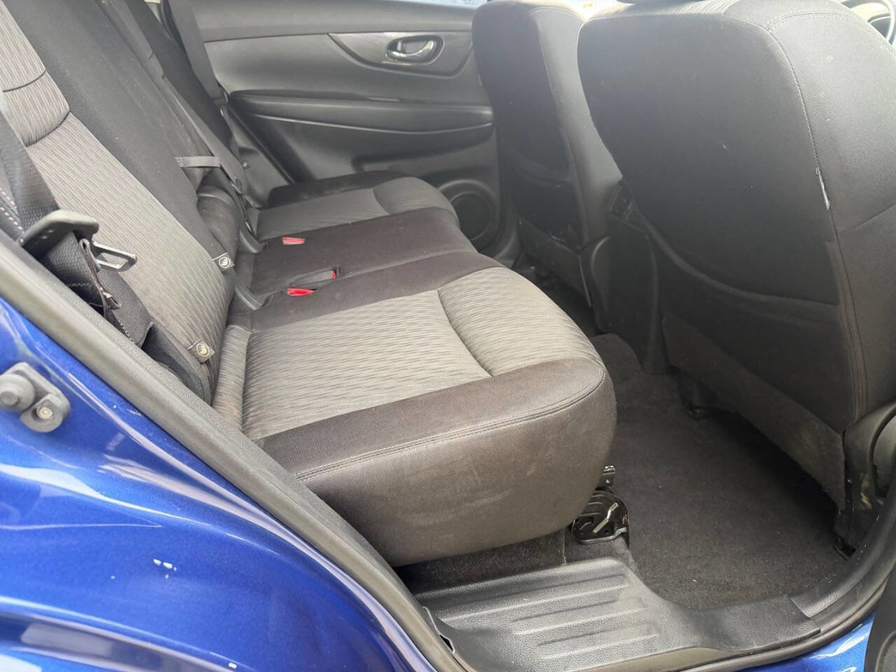 Used 2020 Nissan Rogue SV image 12