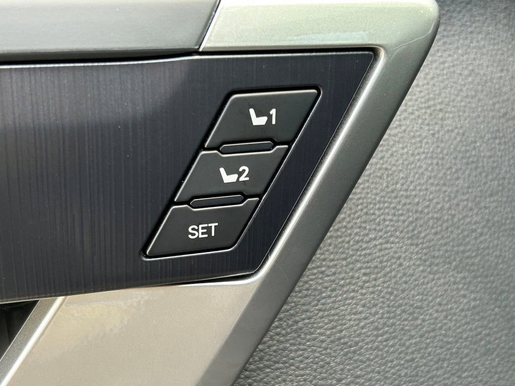 Used 2025 Toyota Tundra Platinum image 26