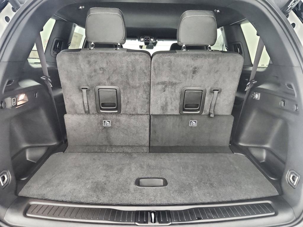 New 2025 Jeep Grand Cherokee L Laredo image 32