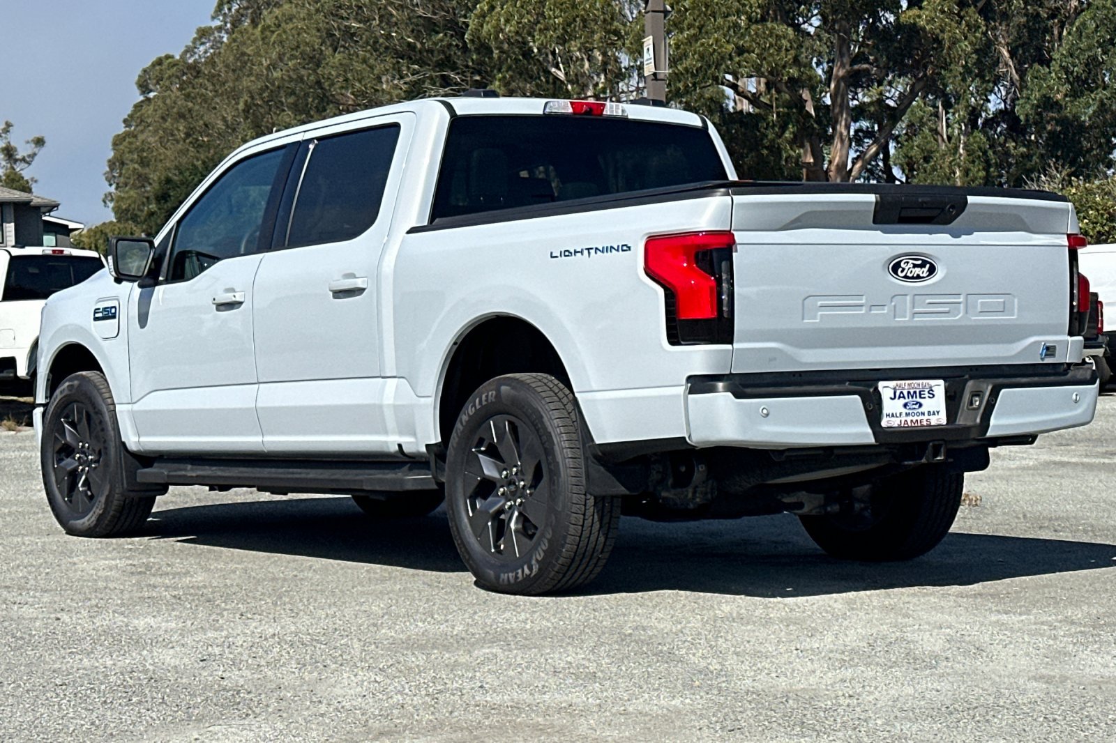 Used 2025 Ford F150 Lightning Flash AWD/4WD image 3