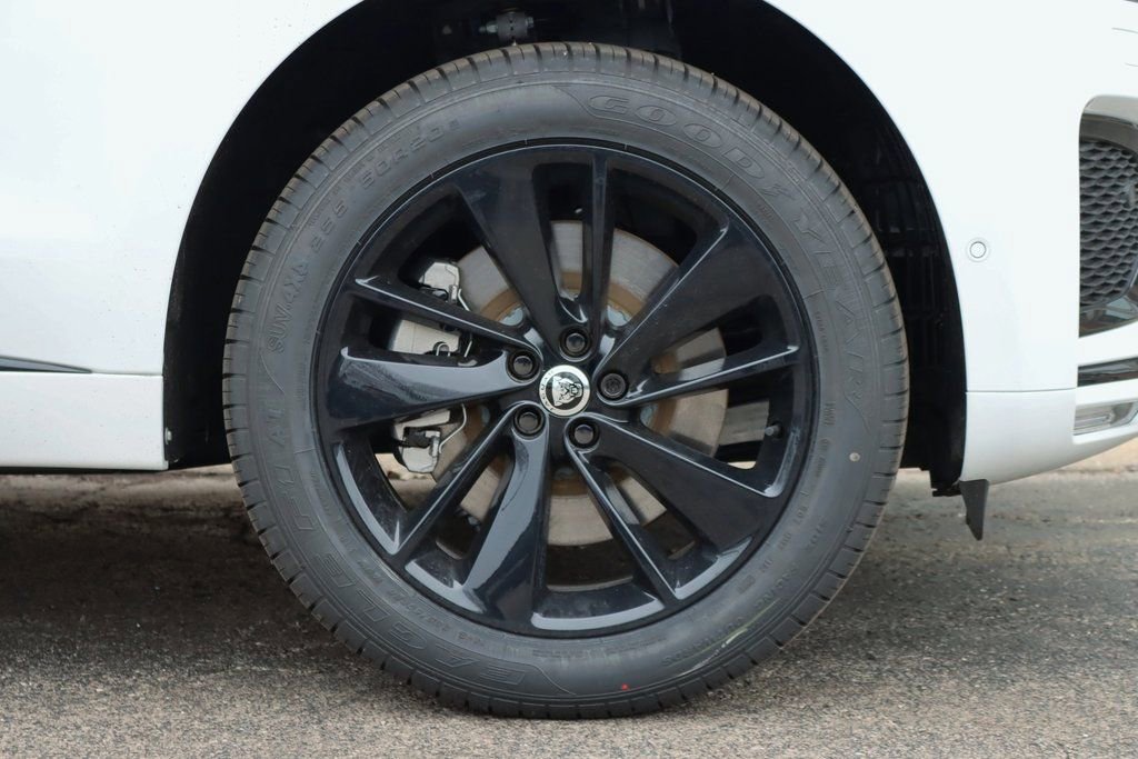 Used 2026 Jaguar F-PACE R-Dynamic S image 9