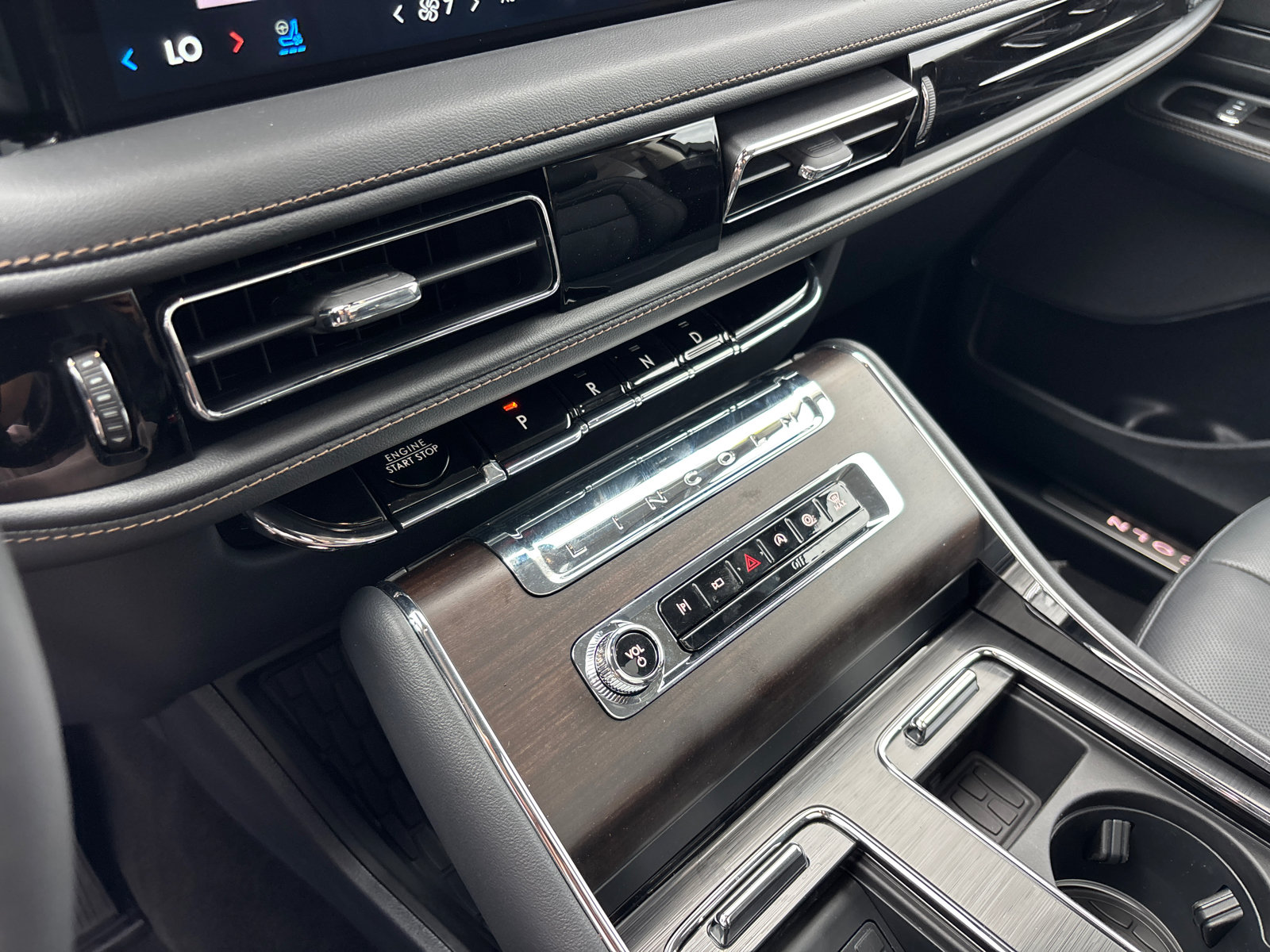 New 2026 Lincoln Aviator Reserve AWD/4WD image 22