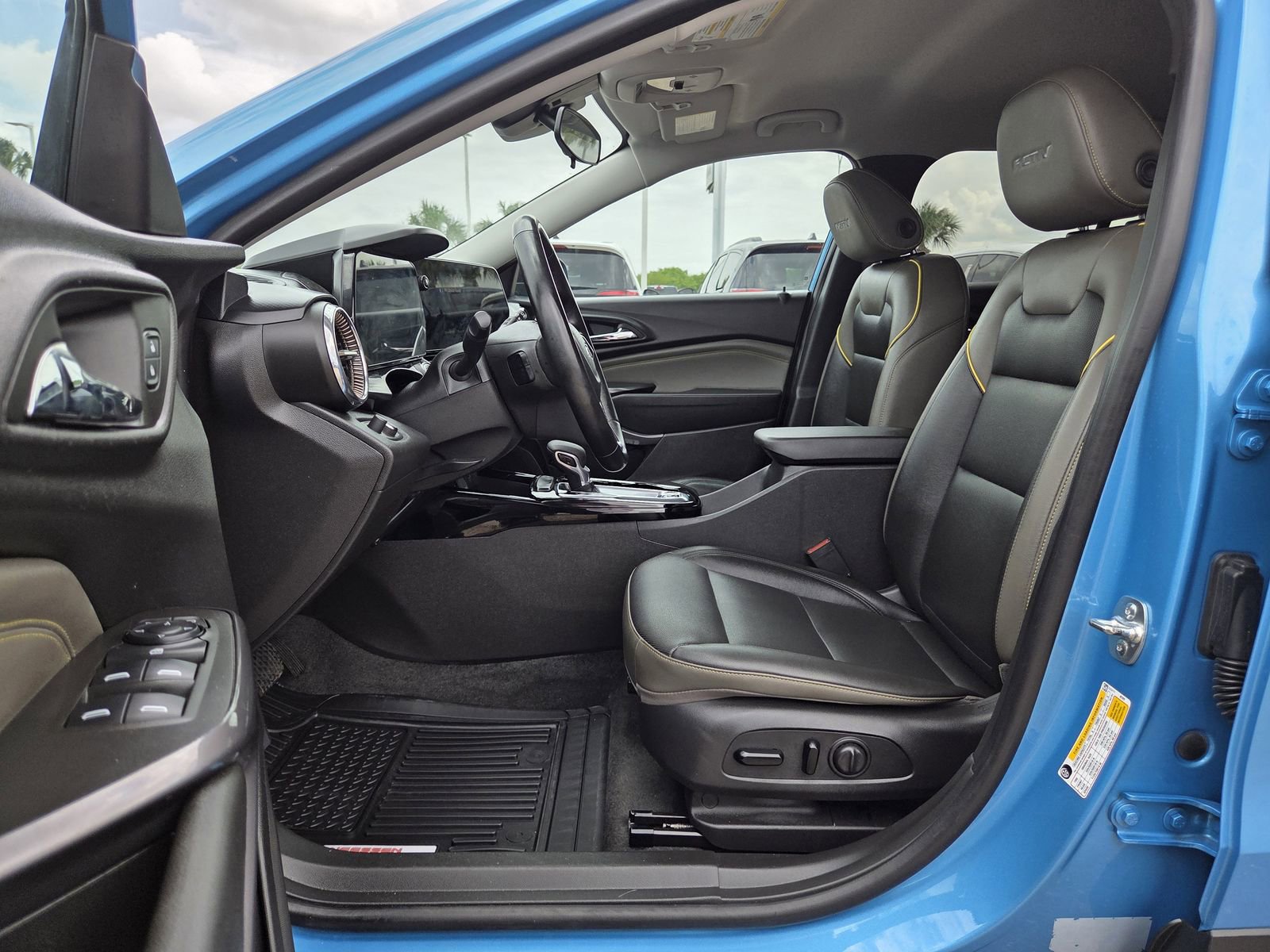 Used 2025 Chevrolet Trax ACTIV w/ Driver Confidence Package FWD image 13