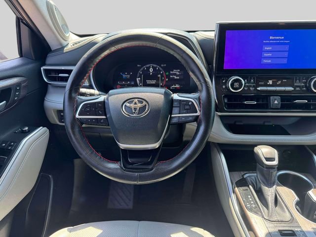 Used 2023 Toyota Highlander Platinum AWD/4WD image 19
