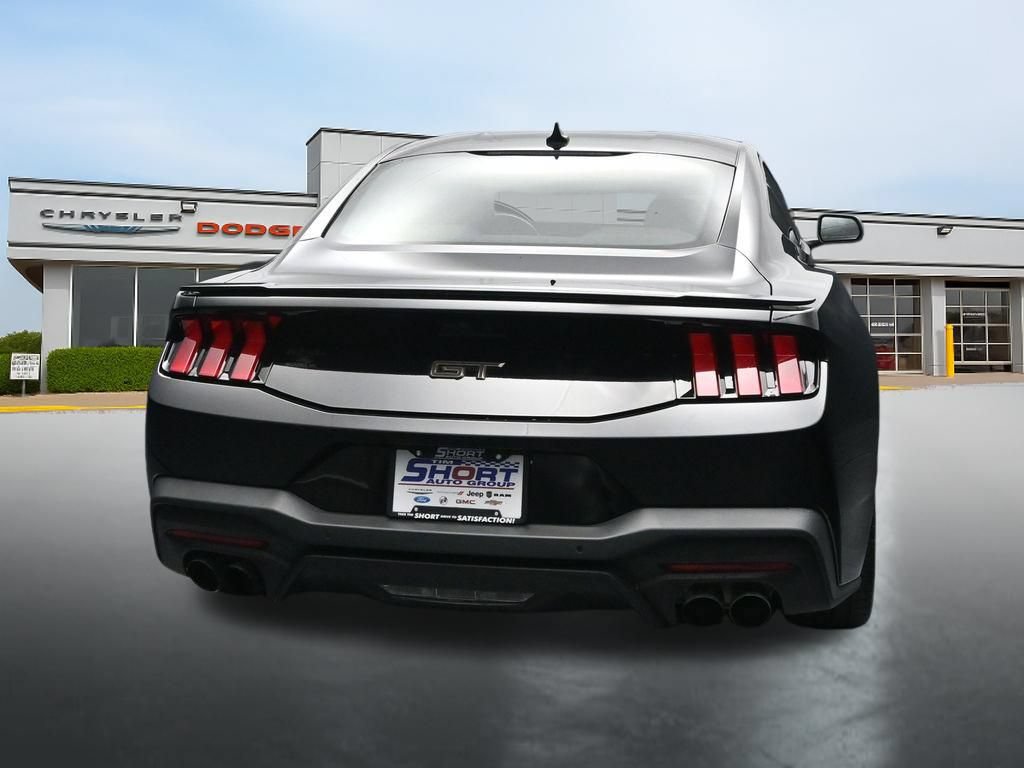 Used 2025 Ford Mustang GT Premium RWD image 4