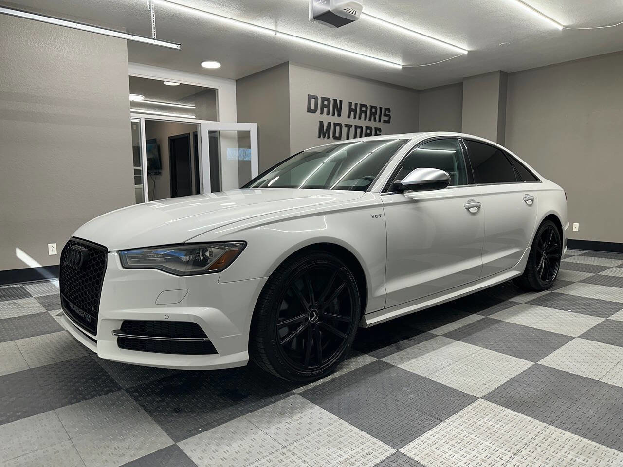 Used 2016 Audi S6 Premium Plus w/ Comfort Seating Package image 2