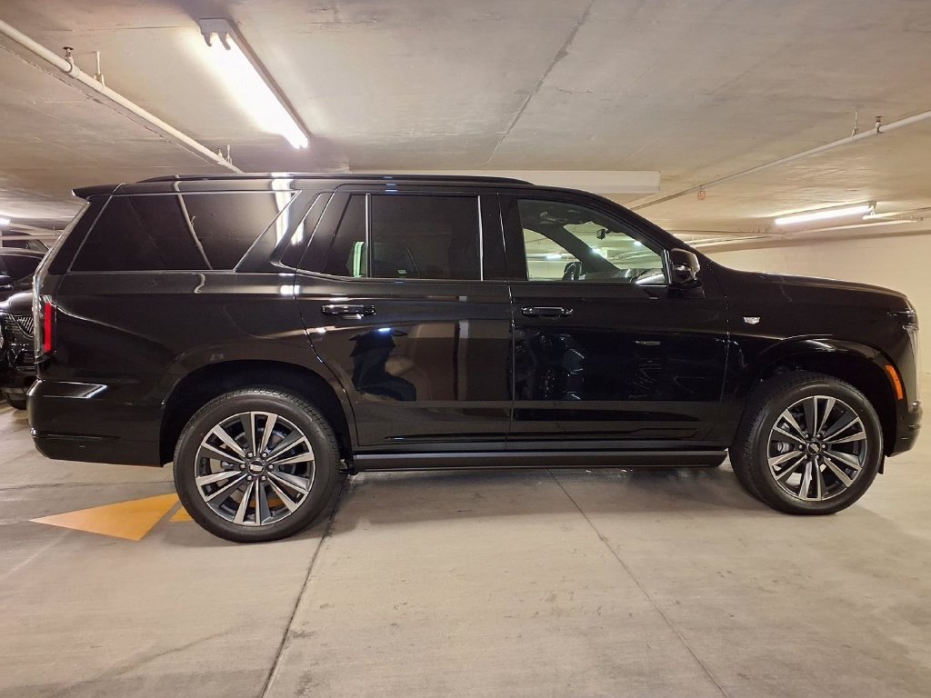 New 2026 Cadillac Escalade Sport AWD/4WD image 4
