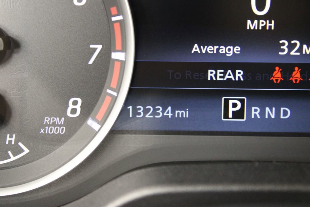 Used 2024 Nissan Titan SV w/ SV Convenience Package image 11