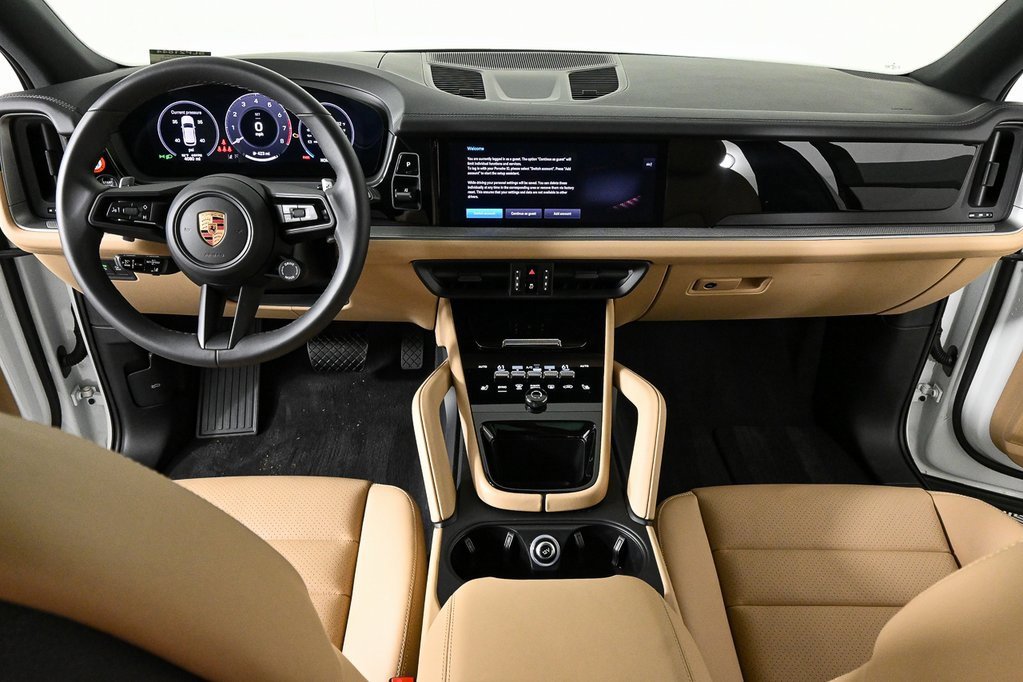 Used 2025 Porsche Cayenne image 19