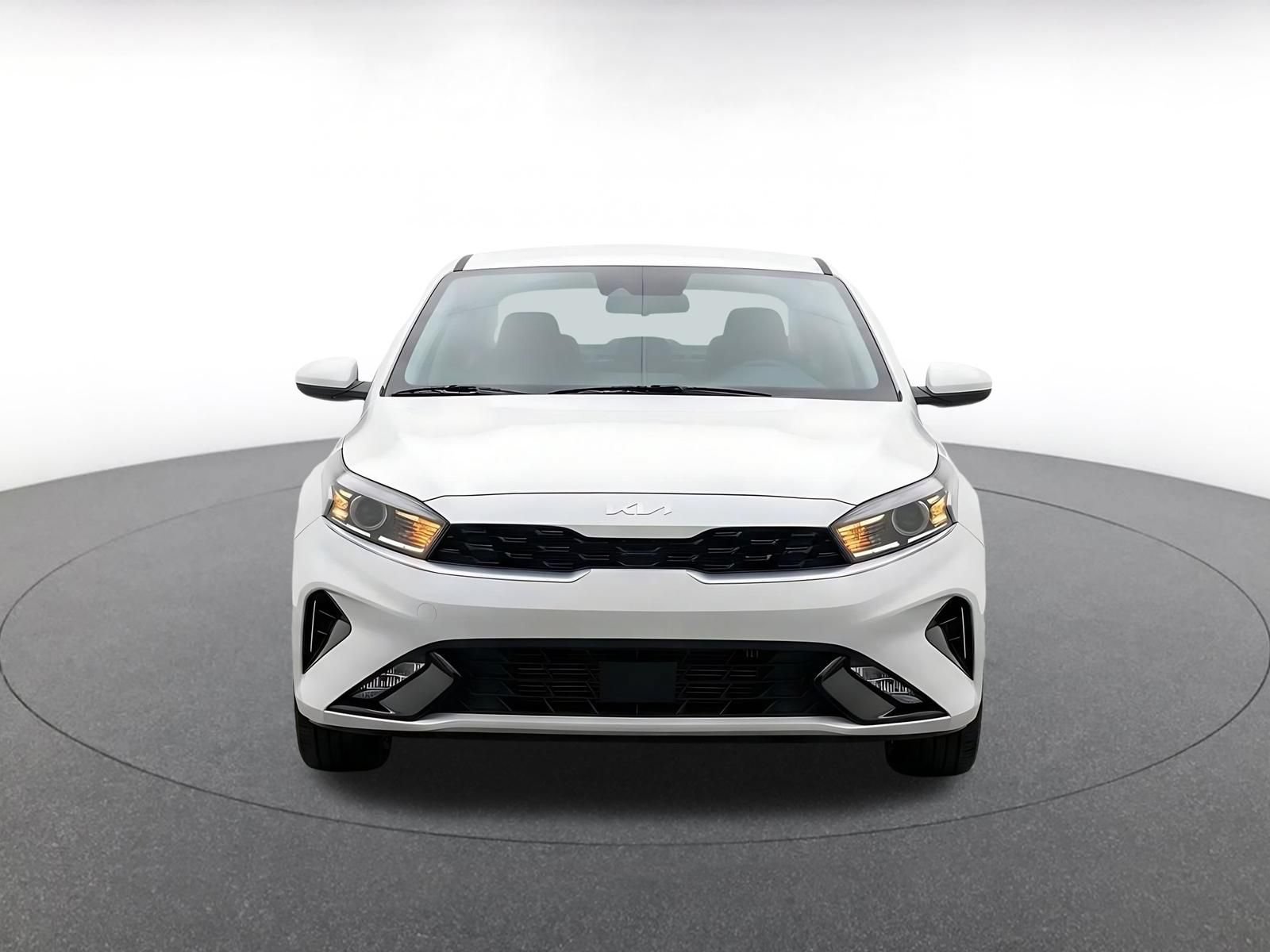 Used 2024 Kia Forte LXS FWD image 2