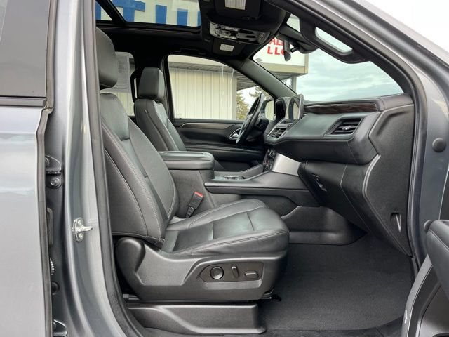 Used 2022 Chevrolet Suburban Z71 w/ Off-Road Capability Package AWD/4WD image 37