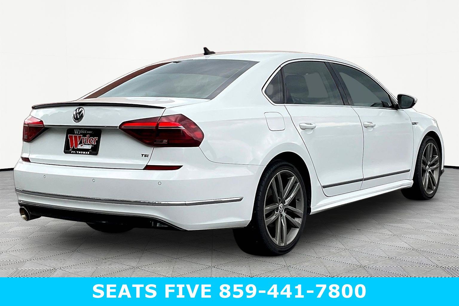 Used 2019 Volkswagen Passat 2.0T SE R-Line FWD image 6