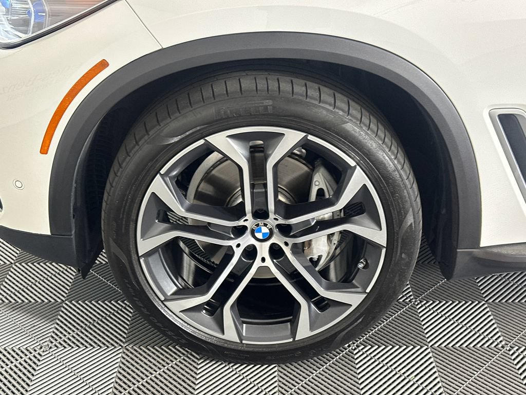 Used 2021 BMW X5 xDrive40i w/ Executive Package AWD/4WD image 11