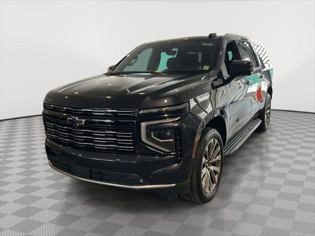 Used 2025 Chevrolet Suburban High Country AWD/4WD image 3