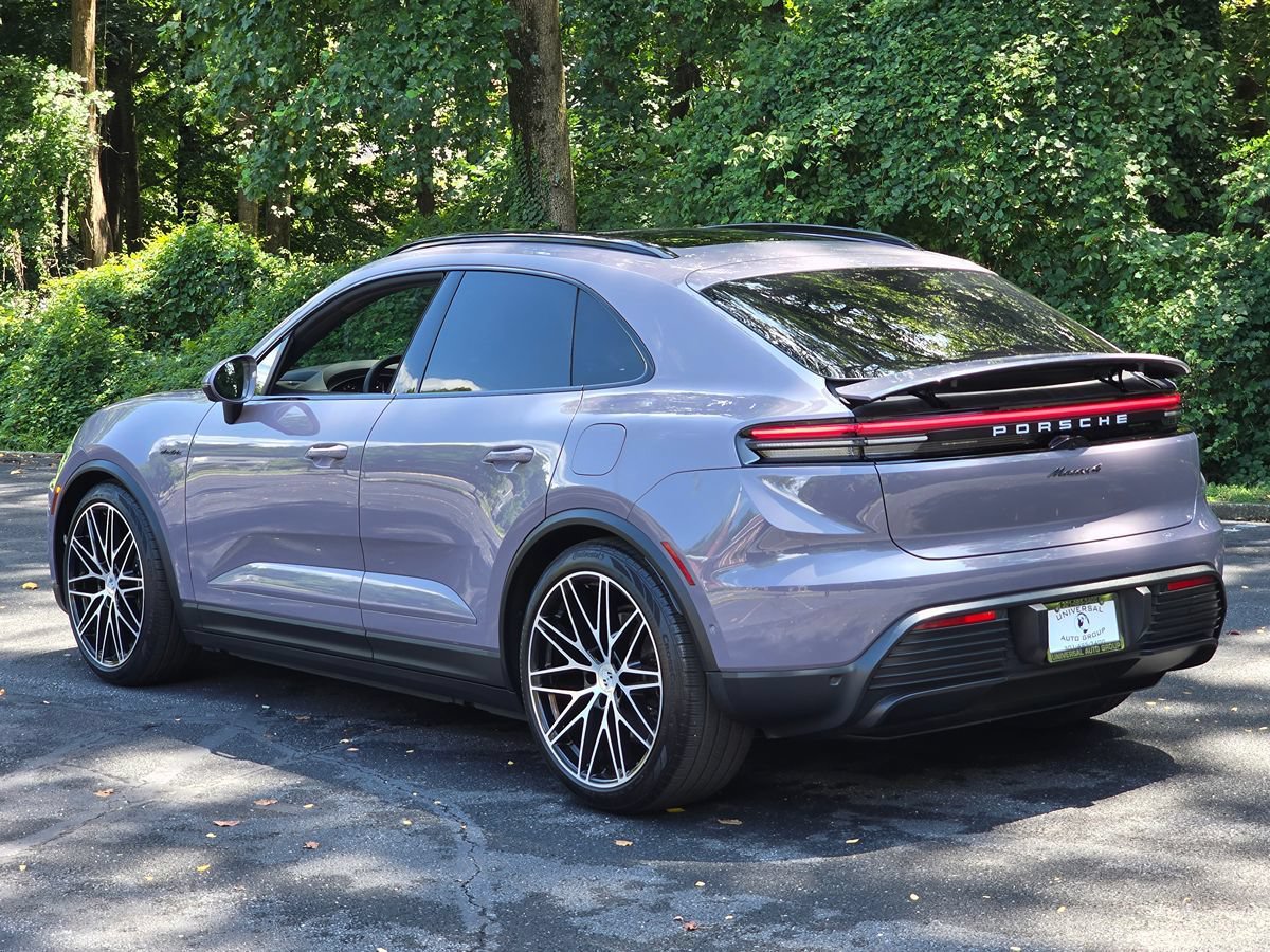 Used 2025 Porsche Macan 4 Electric AWD/4WD image 4