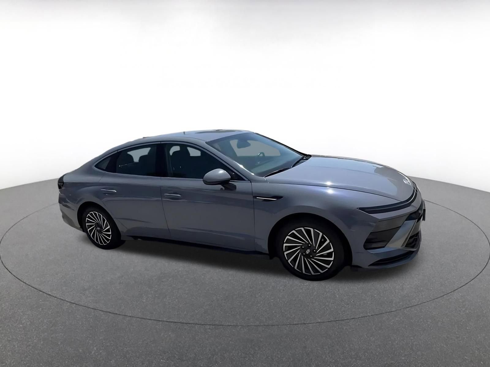 Used 2025 Hyundai Sonata SEL FWD image 2