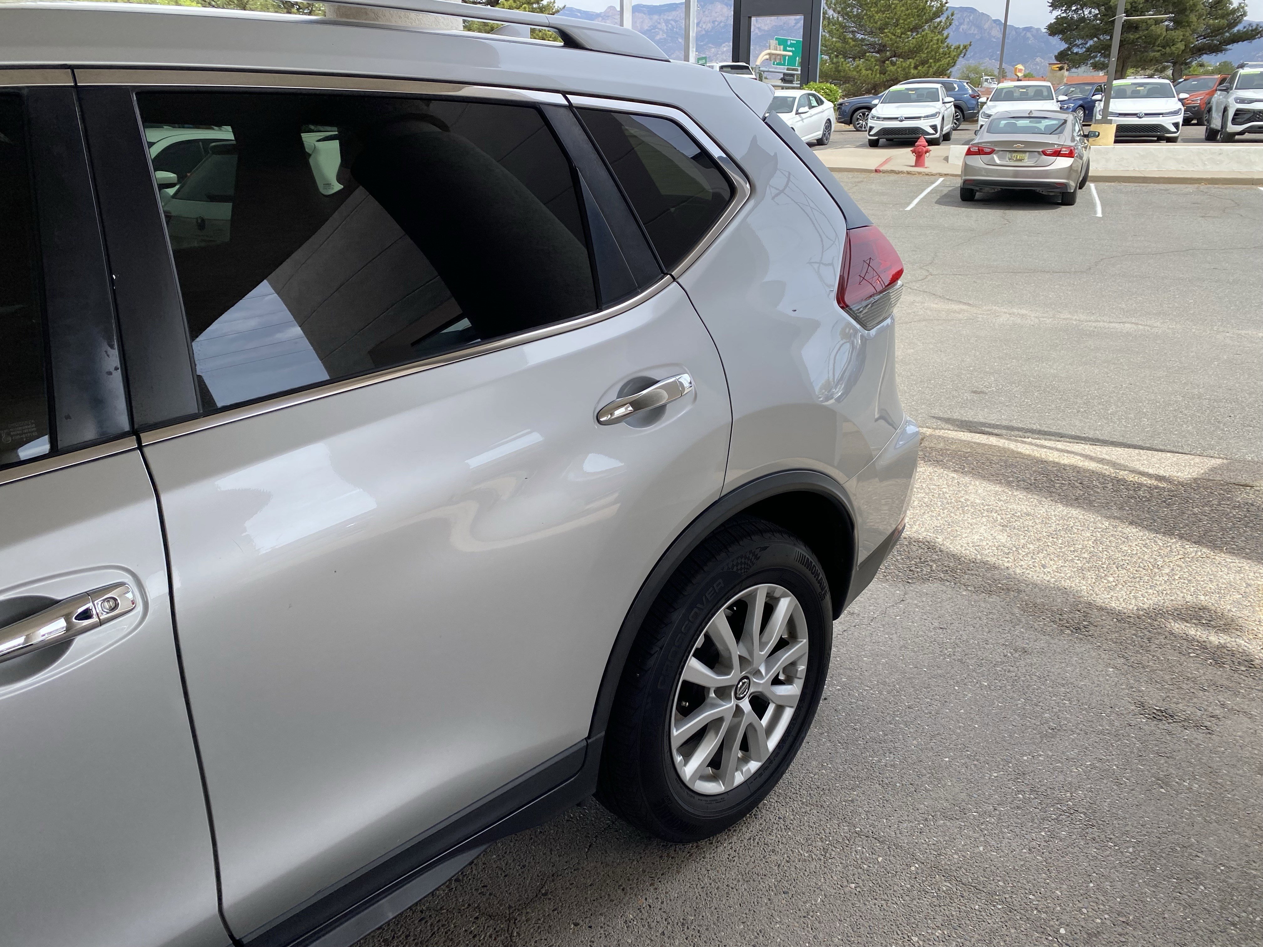 Used 2020 Nissan Rogue SV FWD image 46