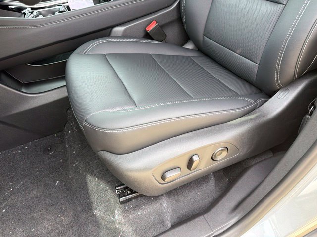 New 2027 Chevrolet Traverse LT w/ Midnight/Sport Edition AWD/4WD image 10