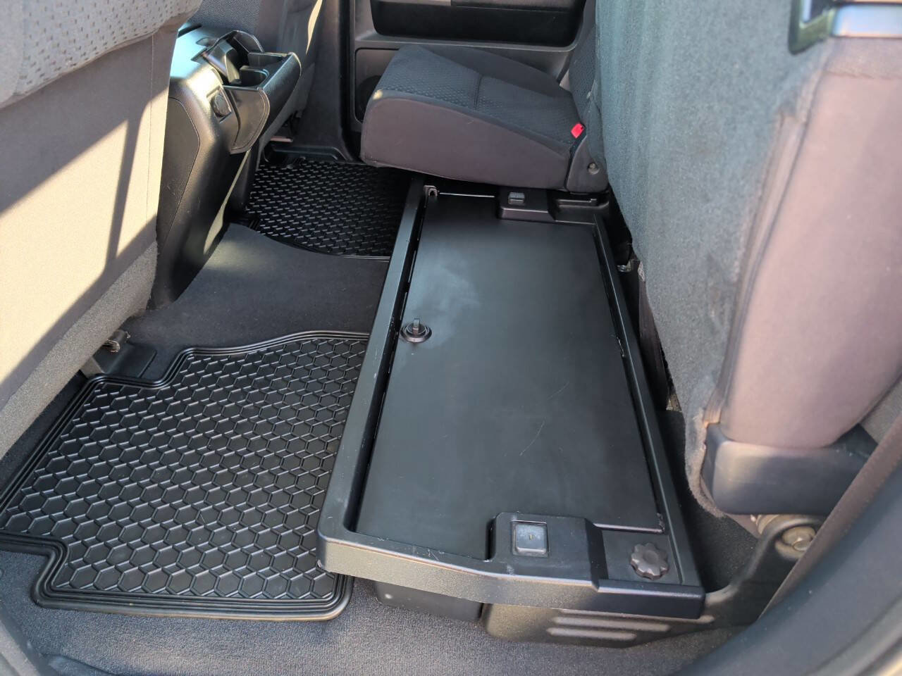 Used 2012 Toyota Tundra 4x4 Double Cab image 24