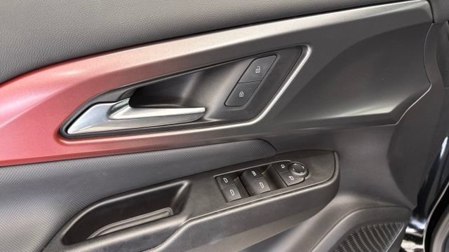 Used 2024 Chevrolet Equinox EV RS FWD image 16