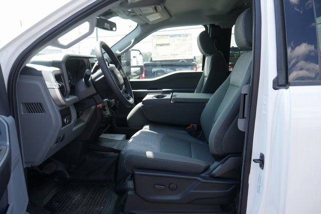New 2025 Ford F450 XLT w/ XLT Value Package image 2