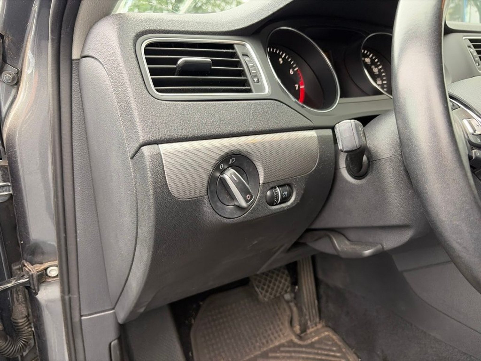 Used 2017 Volkswagen Jetta SE FWD image 15