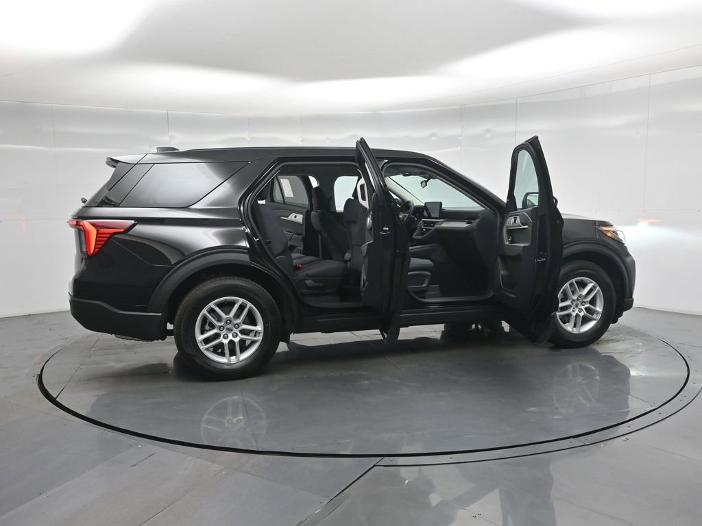 New 2026 Ford Explorer Active image 4