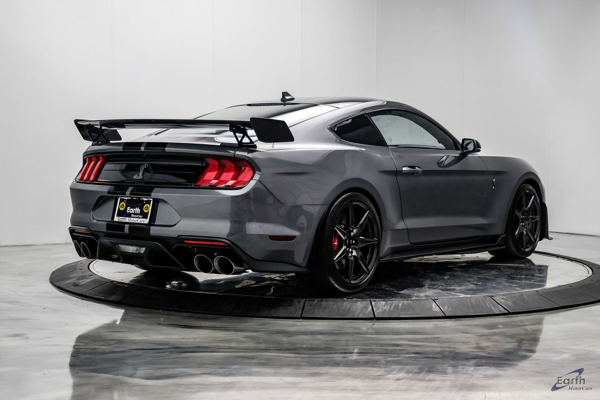 Used 2021 Ford Mustang Shelby GT500 w/ Carbon Fiber Track Pack image 18