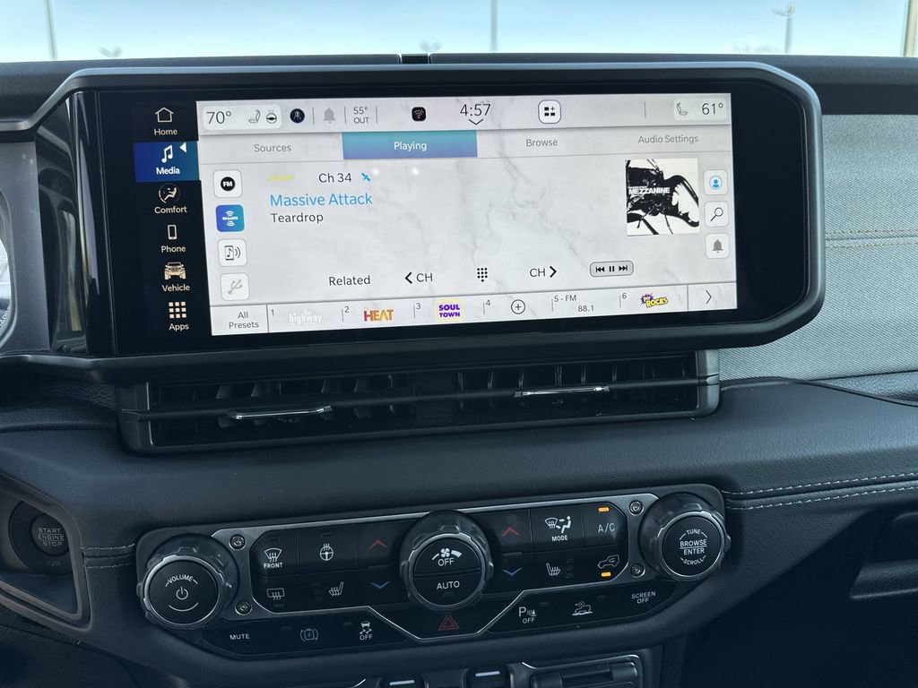 Certified 2025 Jeep Wrangler Unlimited Sahara w/ Safety Group image 11