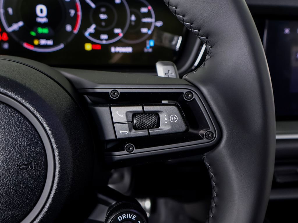 New 2026 Porsche Cayenne S image 22