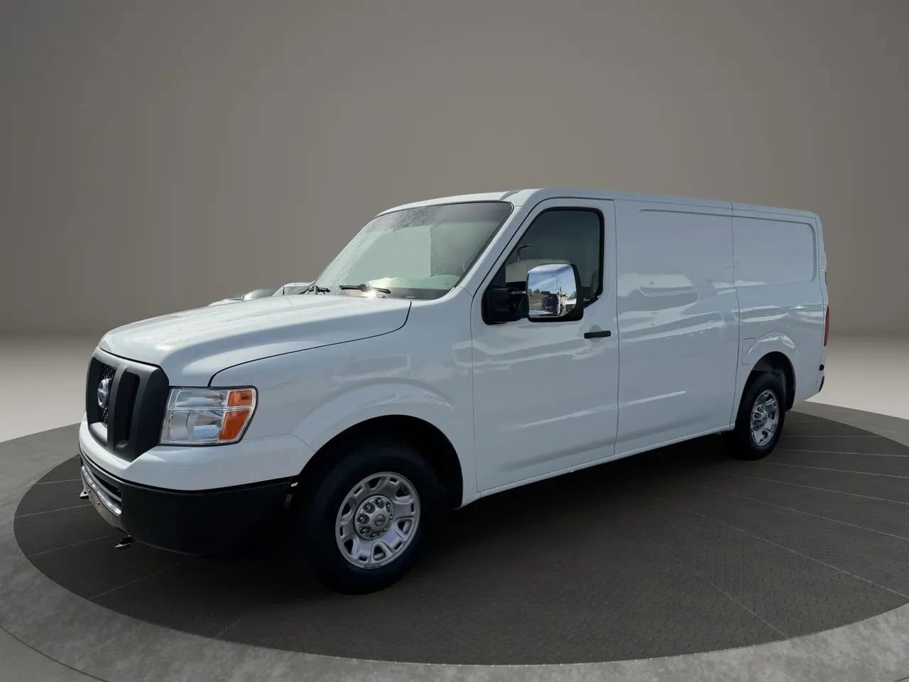 Used 2015 Nissan NV 2500 SV w/ Technology Package image 2