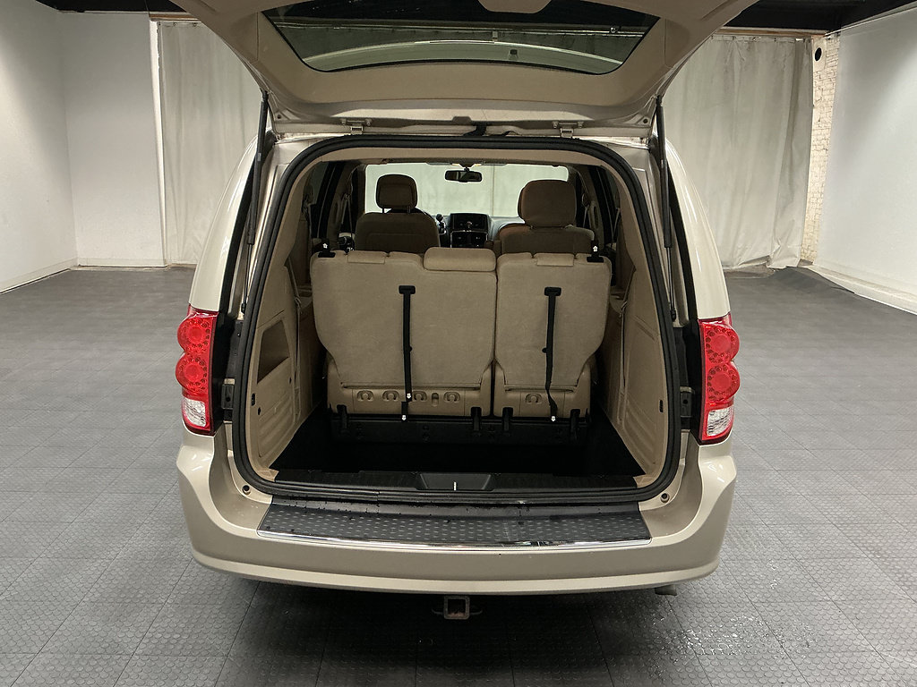 Used 2014 Dodge Grand Caravan SE w/ Quick Order Package 29E SE FWD image 25
