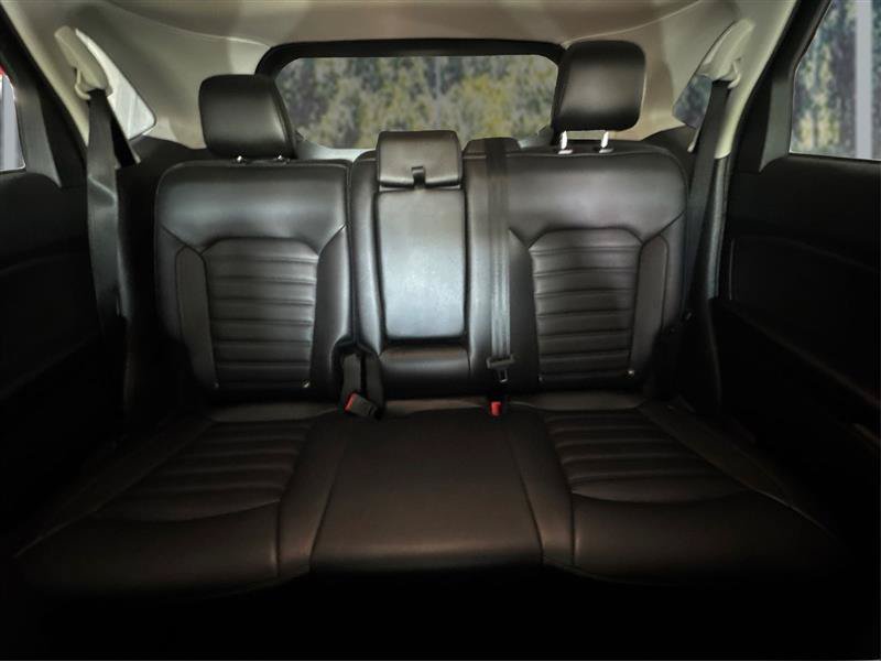 Used 2024 Ford Edge SEL AWD/4WD image 15