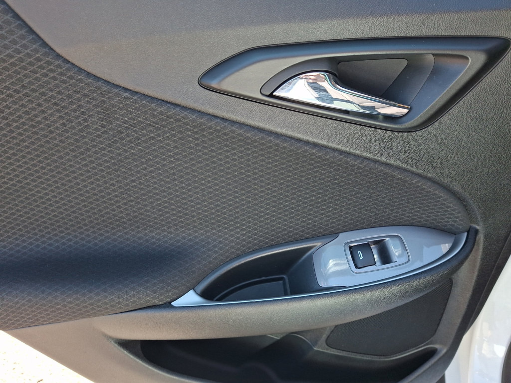 Used 2025 Chevrolet Malibu LT FWD image 19