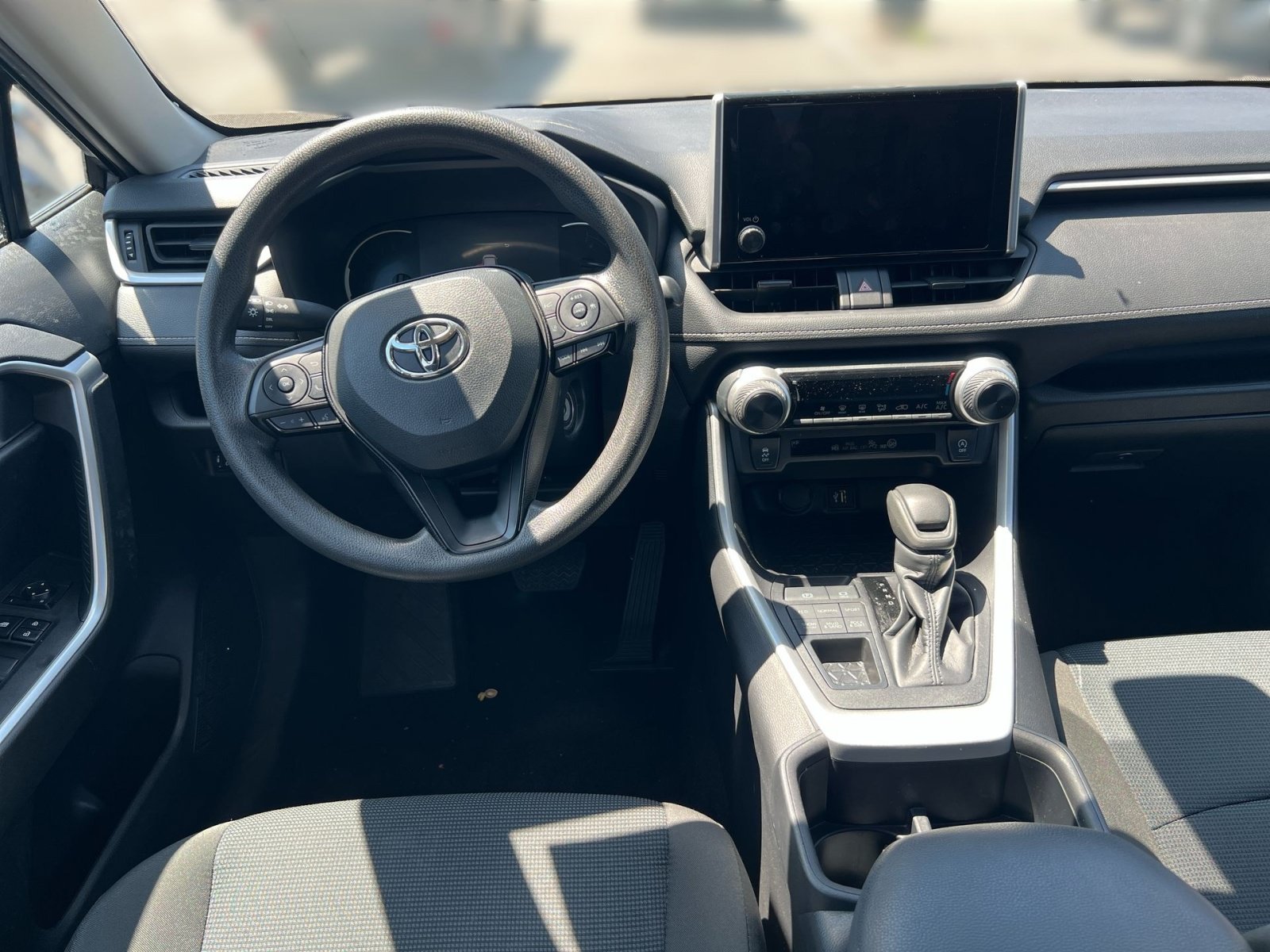 Used 2025 Toyota RAV4 LE AWD/4WD image 18