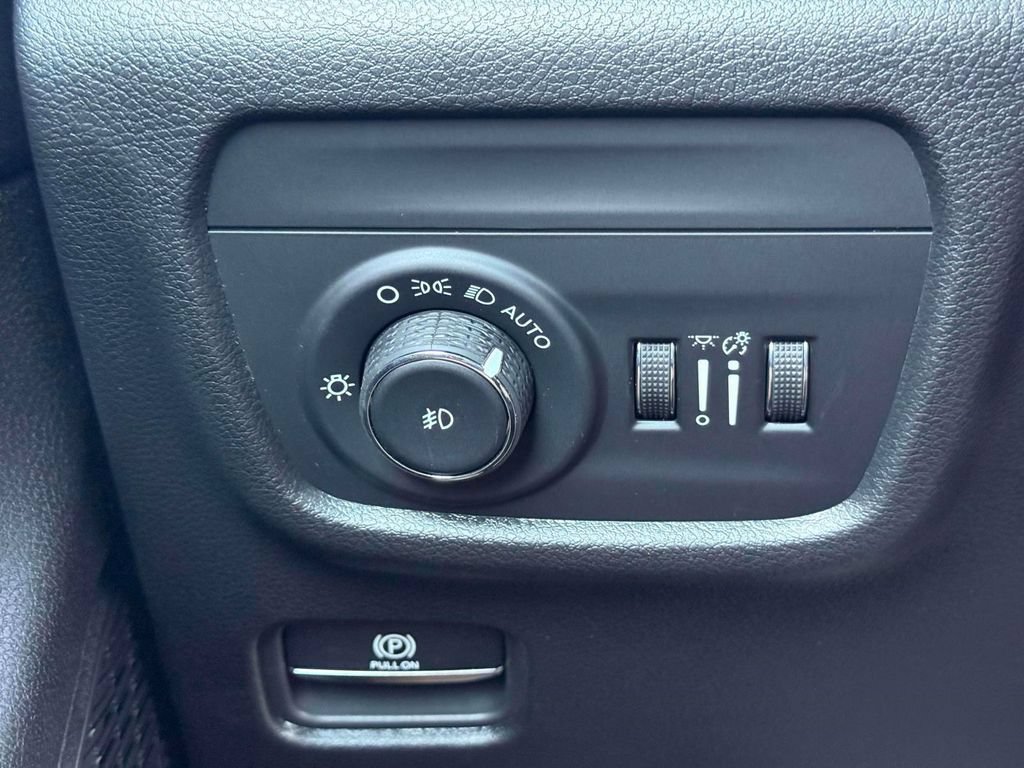 New 2026 Jeep Grand Cherokee Limited w/ Limited Altitude Package AWD/4WD image 18