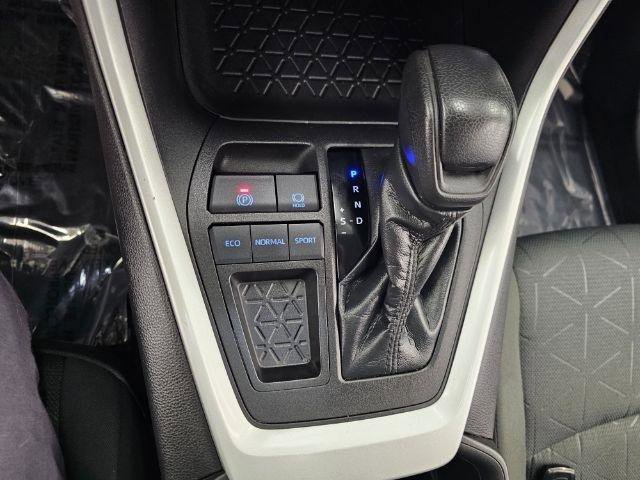 Used 2022 Toyota RAV4 XLE w/ Convenience Package image 19