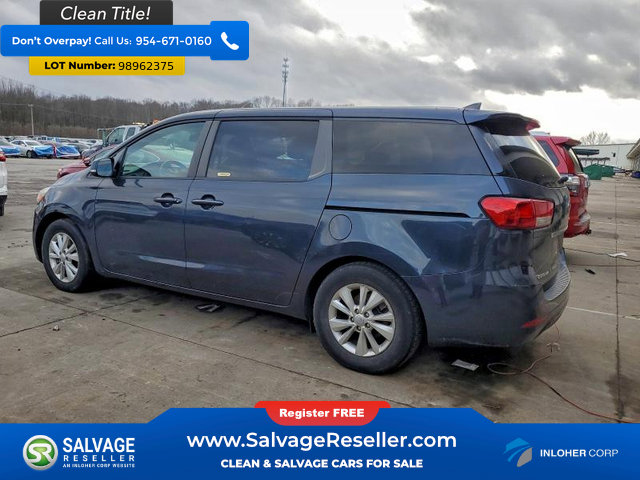 Used 2017 Kia Sedona LX image 3