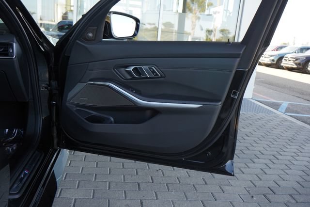 Used 2023 BMW M3 xDrive Competition AWD/4WD image 18