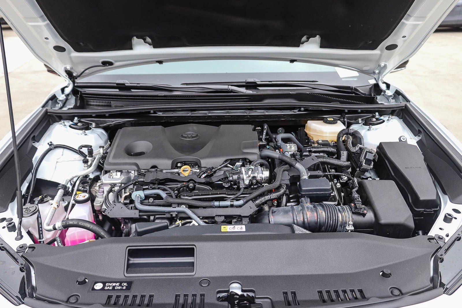 New 2026 Toyota Camry Hybrid FWD image 12