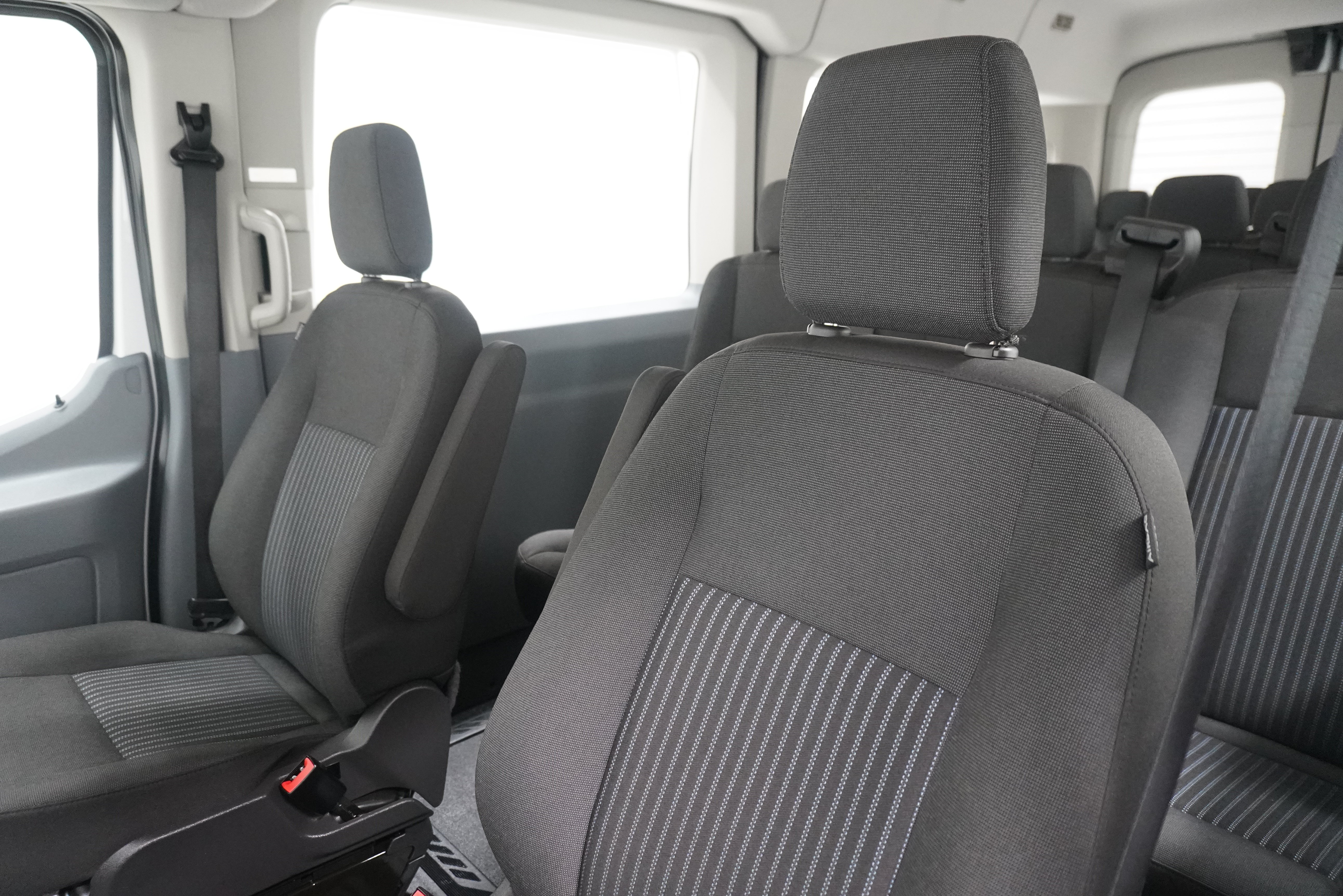 Used 2017 Ford Transit 350 XL RWD image 9