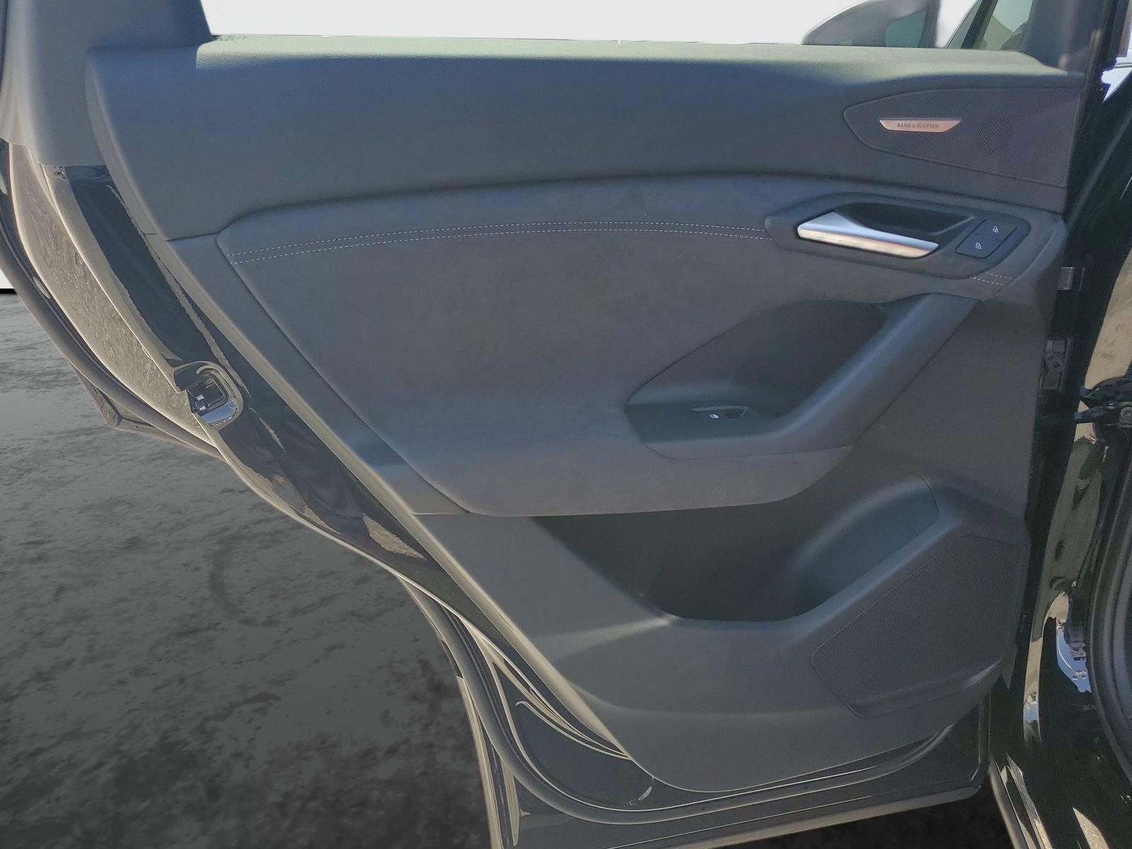 New 2027 Audi SQ6 e-tron Prestige AWD/4WD image 16