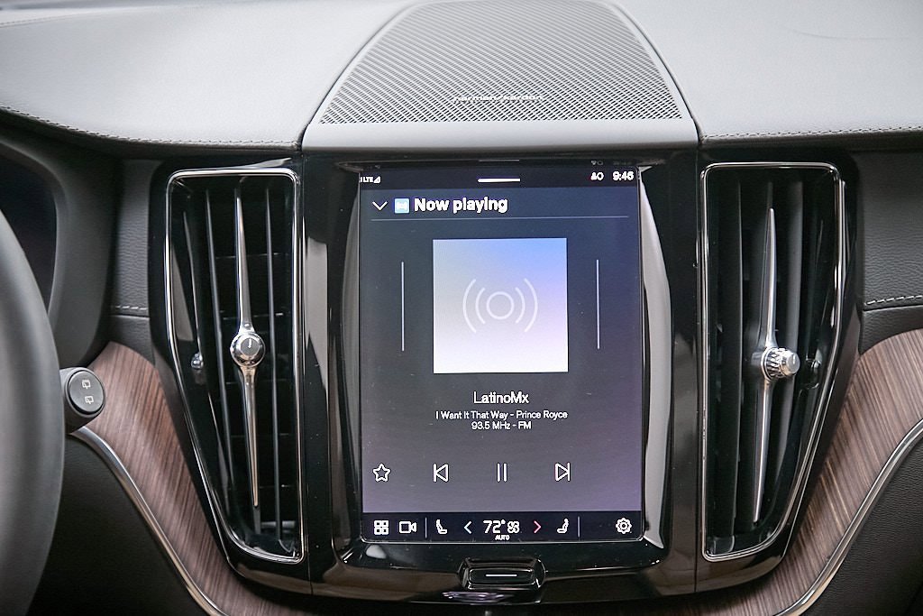 Certified 2023 Volvo XC60 B5 Ultimate w/ Protection Package Premier image 26