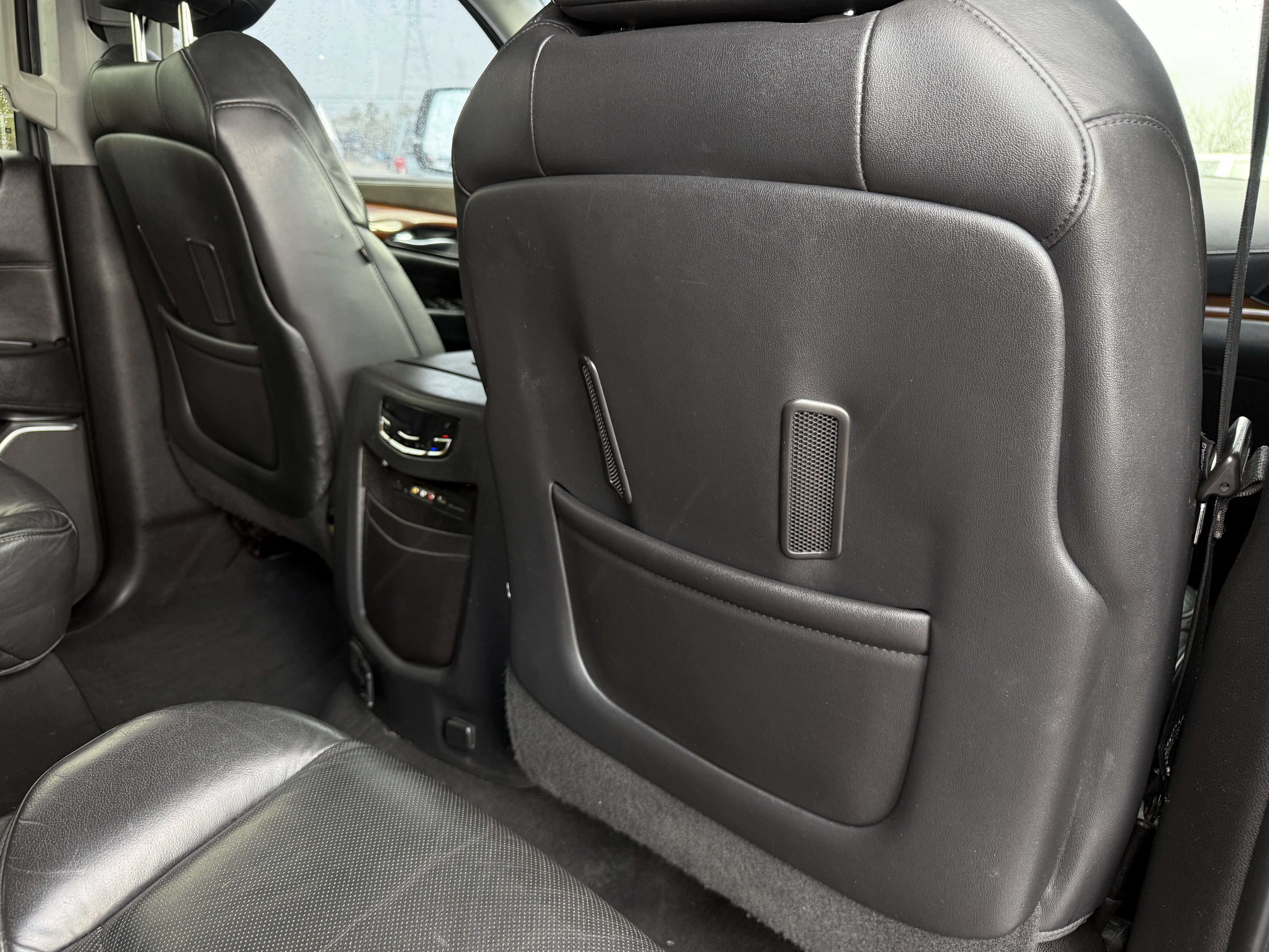 Used 2018 Cadillac Escalade ESV 2WD image 32