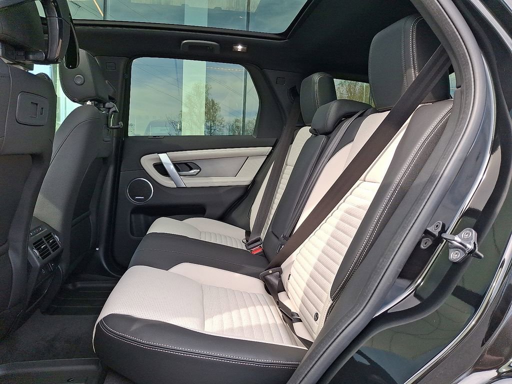 New 2026 Land Rover Discovery Sport Landmark image 6