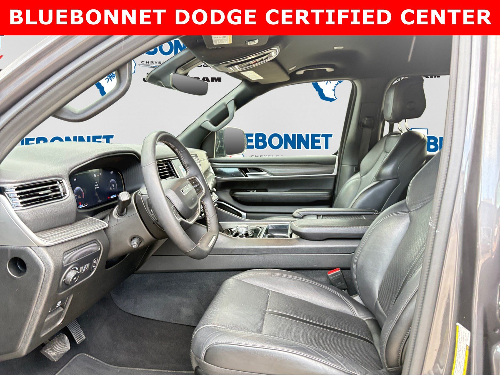 Used 2024 Jeep Wagoneer Series II w/ Flexible Seating Group RWD image 11